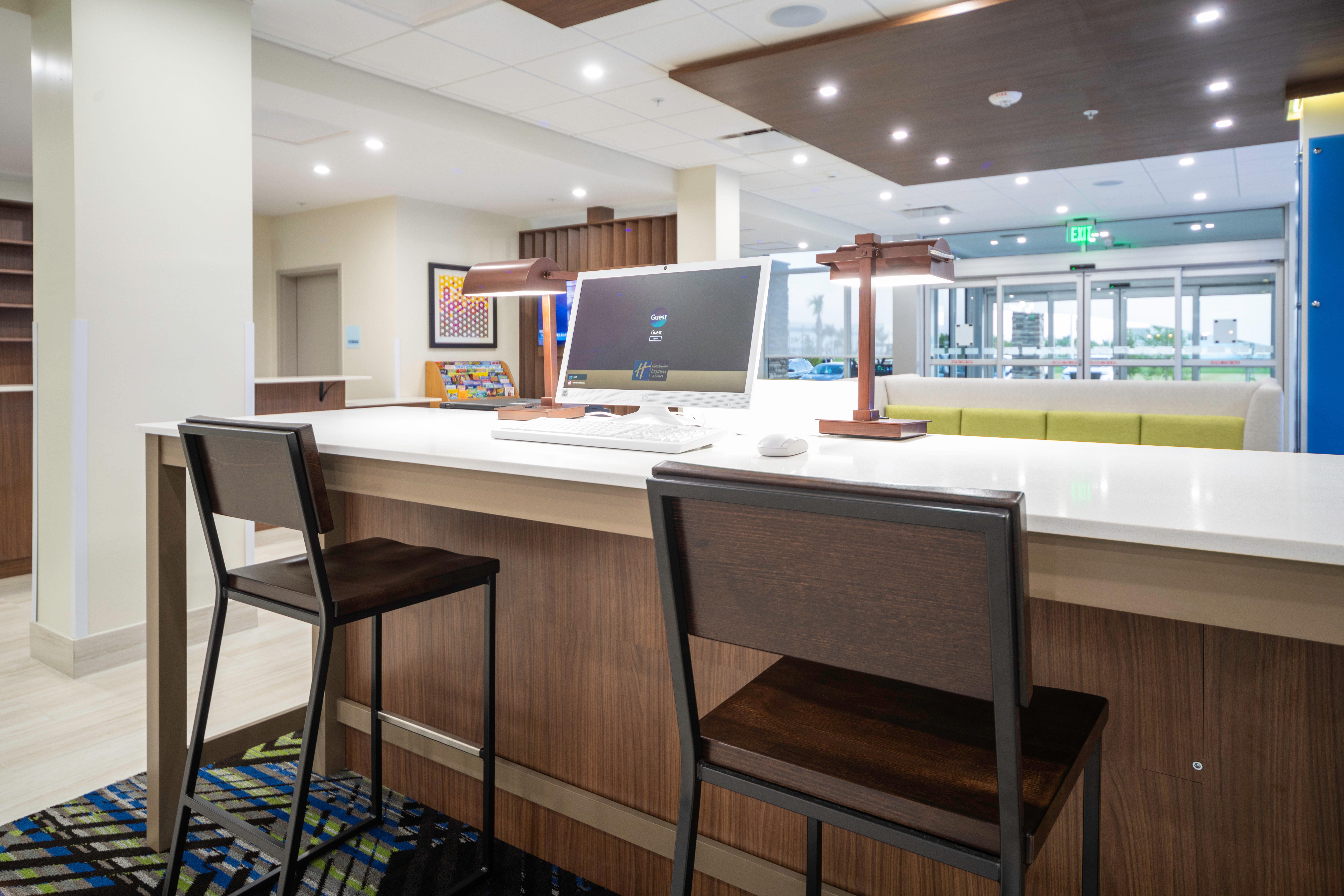 Holiday Inn Express & Suites - Fort Myers Airport By Ihg Eksteriør billede
